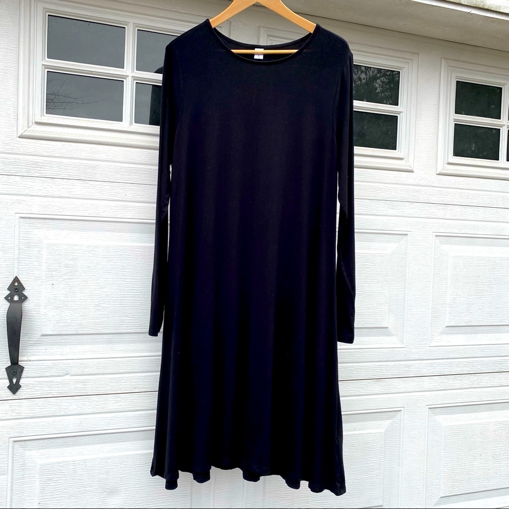 Black thin jersey knit long sleeved crew neck dress from Old Navy